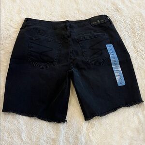 NWT Bermuda shorts Seven 7 size 10